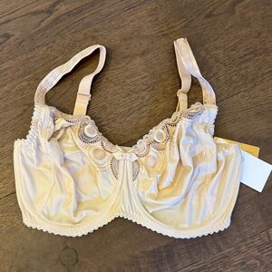 🎀 NWT Chantelle 32DDDD (32G) Nude Underwire Bra